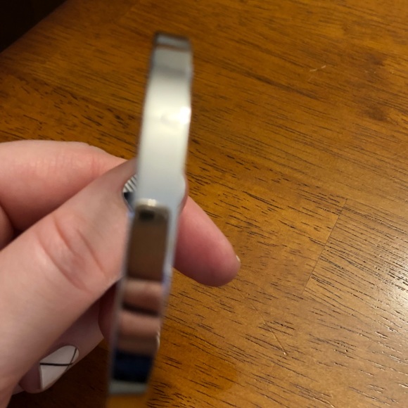 Kate Spade New York take a bow silver bracelet - Picture 5 of 8